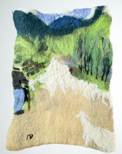 En transhumance - Quand tout le monde est prêt et marqué, les troupeaux de la vallée se réunissent pour une randonnée spéciale